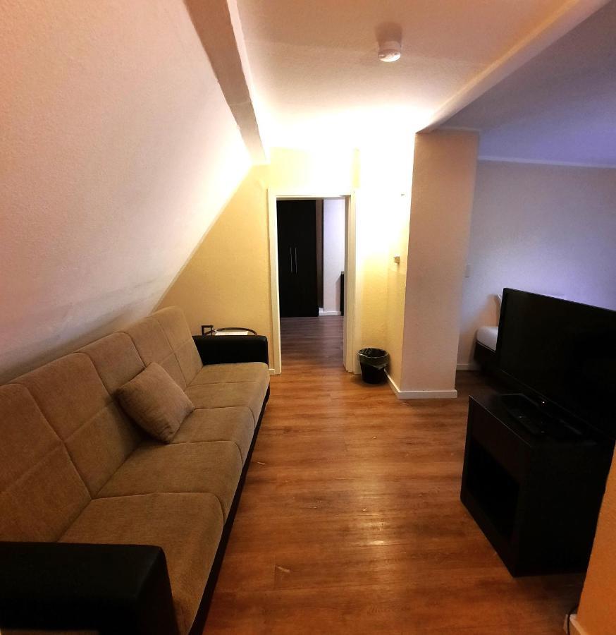 Hotel Ariana Кельн Екстер'єр фото