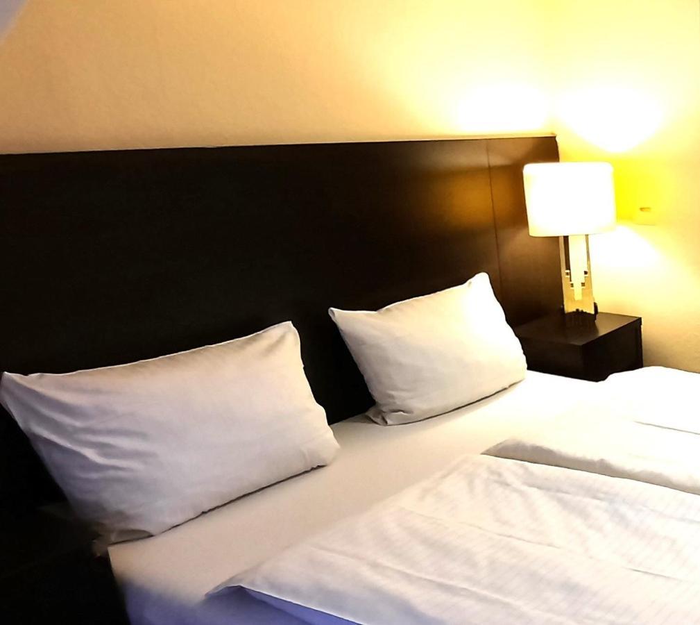 Hotel Ariana Кельн Екстер'єр фото