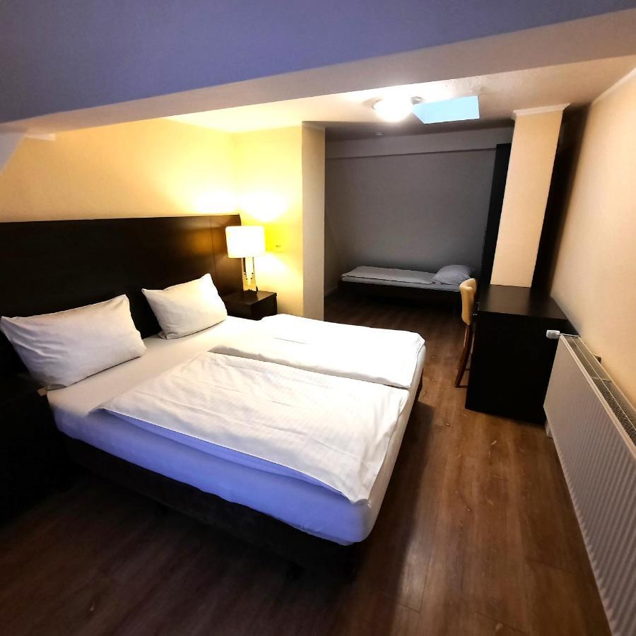 Hotel Ariana Кельн Екстер'єр фото