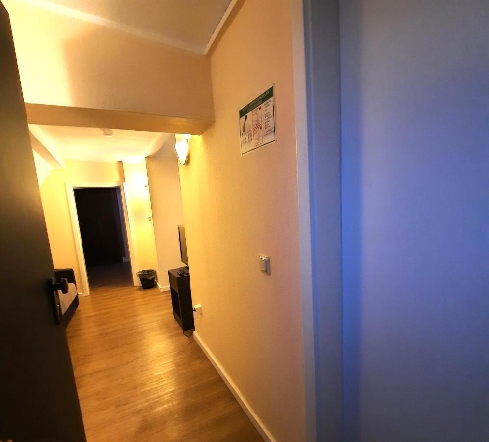 Hotel Ariana Кельн Екстер'єр фото