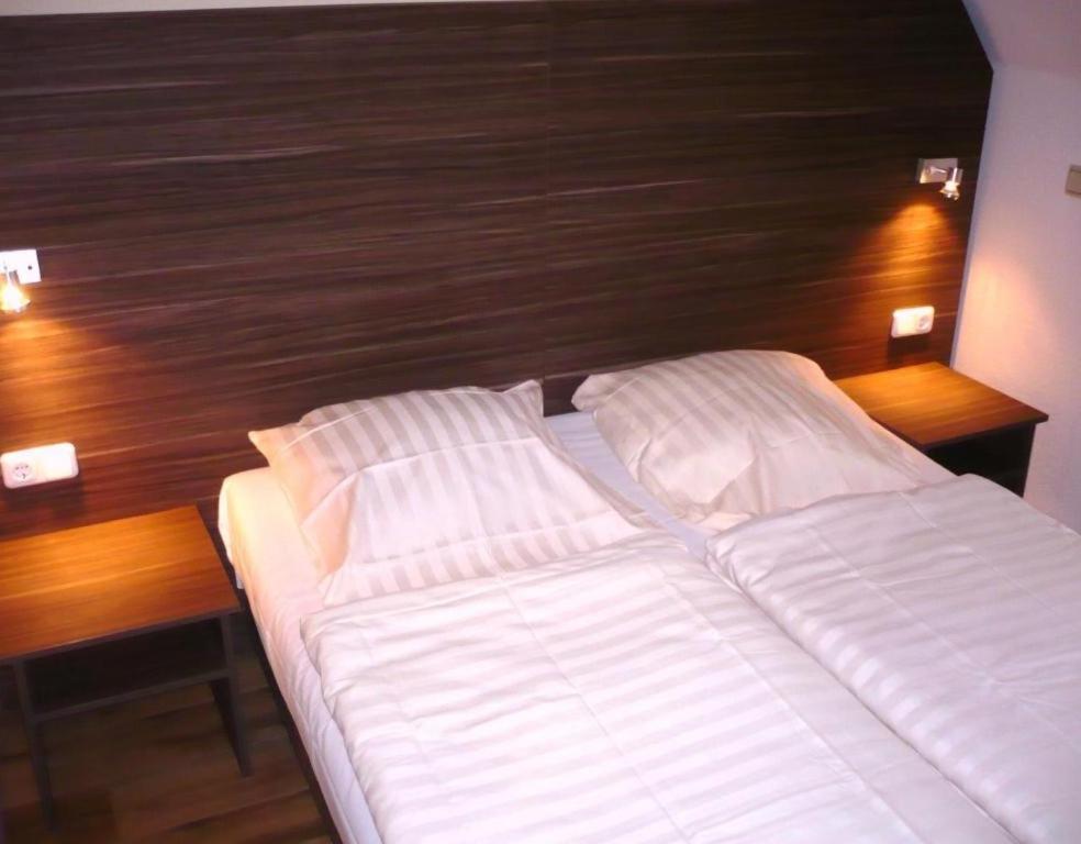 Hotel Ariana Кельн Екстер'єр фото